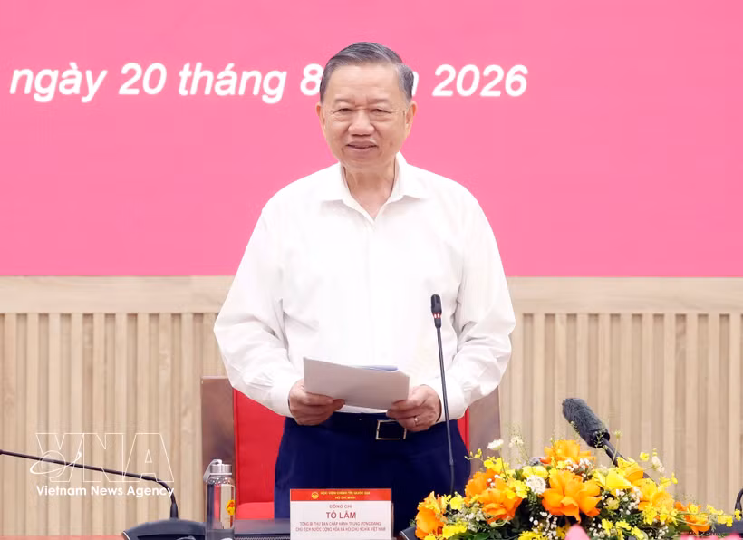 El secretario general del Partido Comunista y presidente de Vietnam, To Lam, pide convertir la Academia Ho Chi Minh en modelo de disciplina e integridad académica. (Foto. VNA)