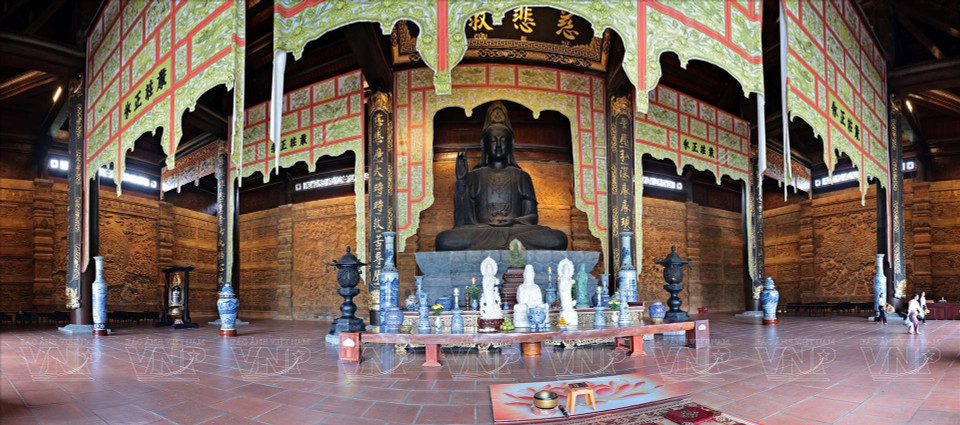 3. El edificio principal de la pagoda tiene una capacidad para 10 mil personas. (Foto: VNA)