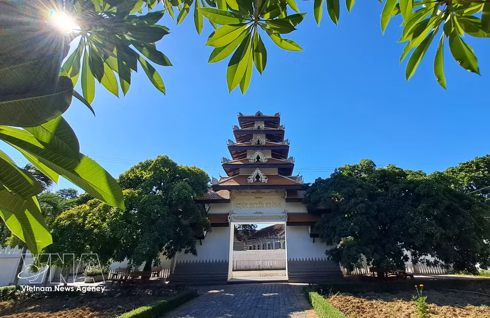 Entrada principal del templo Huyen Khong. (Foto: VNA)