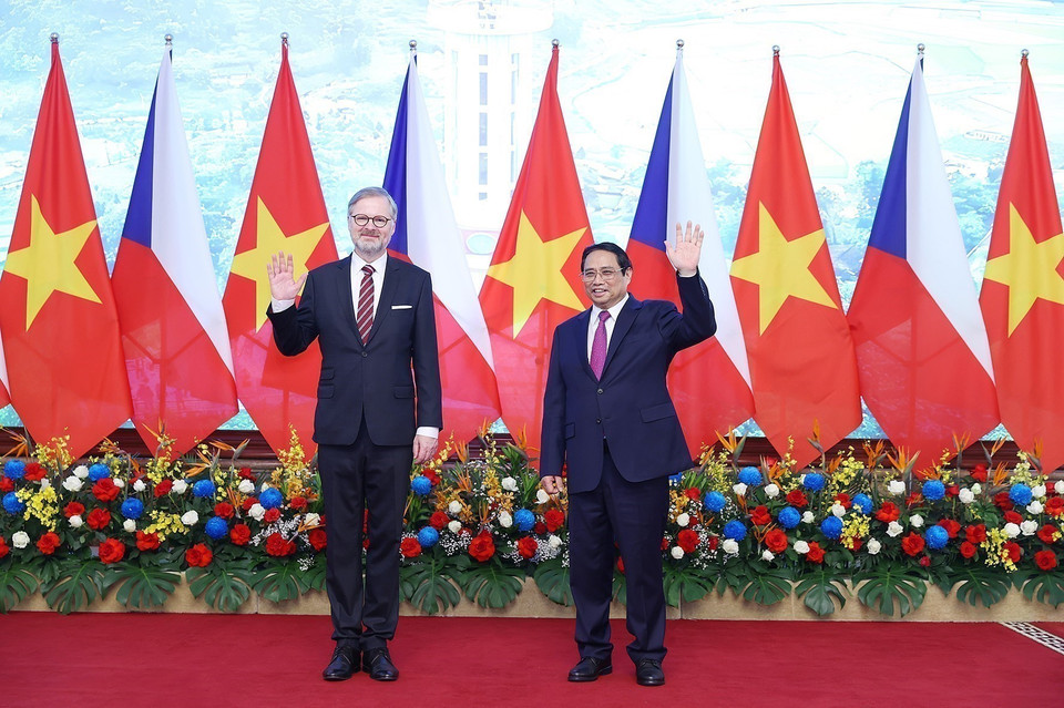 El primer ministro de Vietnam, Pham Minh Chinh, presidió la recepción a su homólogo checo Petr Fiala, quien realizó una visita oficial a la nación indochina. (21 de abril de 2023) (Foto: VNA)