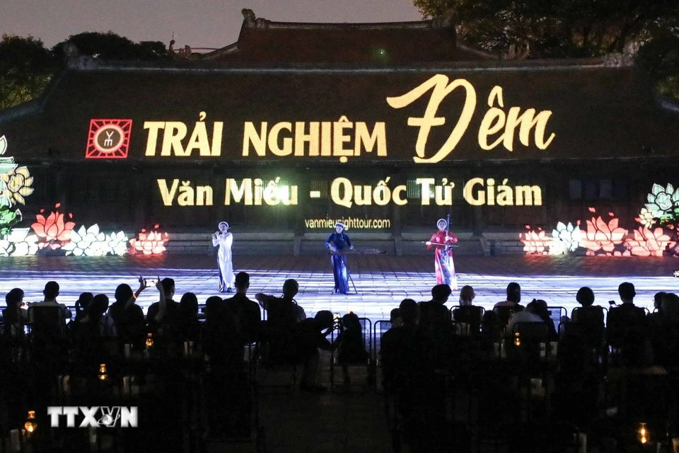 3. La ciudad posee numerosos patrimonios mundiales como la Ciudadela de Thang Long, el Templo de Literatura, así como los lugares históricos como el lago Hoan Kiem y el Mausoleo de Ho Chi Minh. (Foto: VNA)