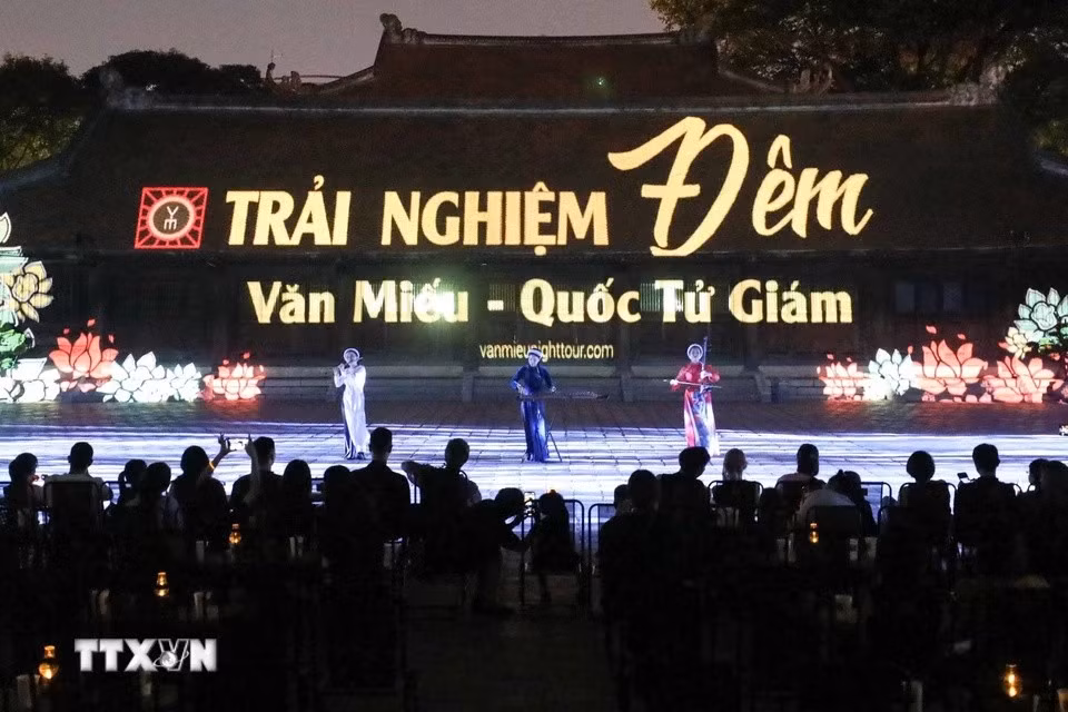 3. La ciudad posee numerosos patrimonios mundiales como la Ciudadela de Thang Long, el Templo de Literatura, así como los lugares históricos como el lago Hoan Kiem y el Mausoleo de Ho Chi Minh. (Foto: VNA)