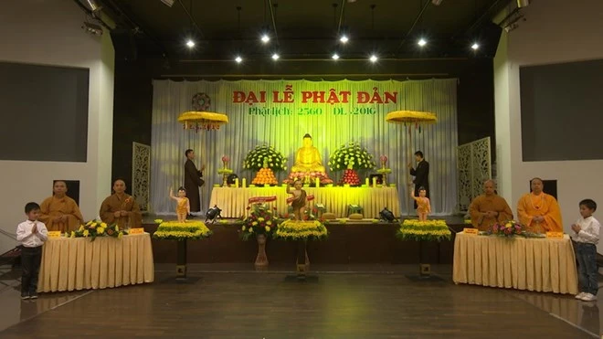 Vietnamitas en Ucrania y República Checa celebran el Día de Vesak