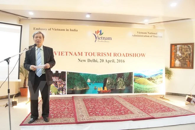 El embajador vietnamita, Ton Sinh Thanh, inauguró el programa. (Foto; VNA)