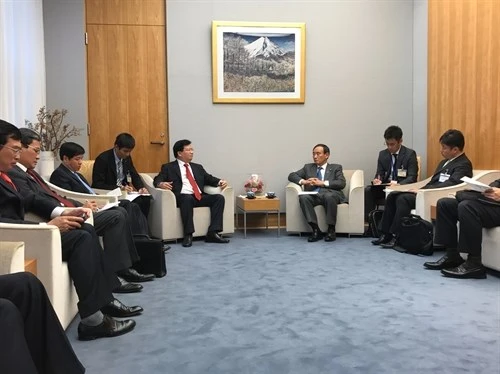 Vietnam y Japón acuerdan intensificar la confianza política 