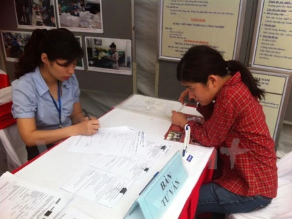 Víctimas de dioxina en provincia vietnamita disfrutan de seguro médico gratuito