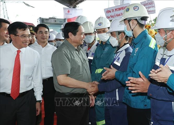 Primer ministro vietnamita asiste a inauguración de planta termoeléctrica Song Hau 1
