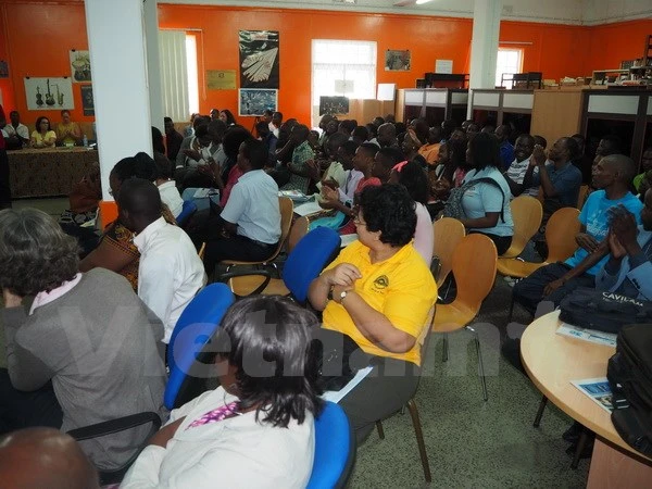 Actividad solidaria de estudiantes vietnamitas en Mozambique
