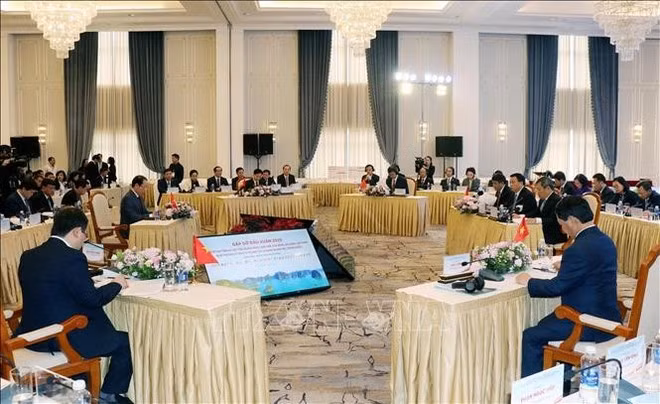 new-year-meeting-2.jpg