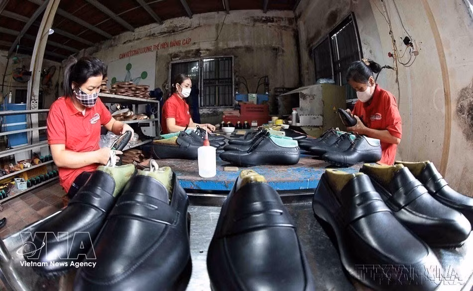 vnanet_potal-viet-nam-vuong-quoc-bi-moi-quan-he-huu-nghi-truyen-thong-ngay-cang-sau-sac-9099667.jpg