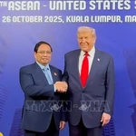 Primer ministro de Vietnam se reúne con Donald Trump al margen de la Cumbre ASEAN–EE. UU.