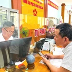 En el Centro de Servicios de Administración Pública de la Comuna de Yen My, la provincia de Hung Yen (Fuente: VNA)