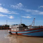 Los barcos están anclados en el puerto pesquero de Dinh An, comuna de Dai An, provincia de Vinh Long. Foto: VNA