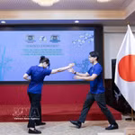 Una estudiante japonesa de vovinam demuestra cómo defenderse de diversos métodos de ataque. (Foto: VNA)