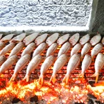 Preservan el arte tradicional de asar pescado en provincia de Nghe An