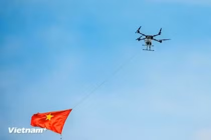 Los vehículos aéreos no tripulados anfibios de la serie H-X, investigados y desarrollados por Vietnam, se utilizaron en ejercicios junto con sistemas de defensa aérea, vigilancia y combate a baja altitud. (Foto: Vietnam+)
