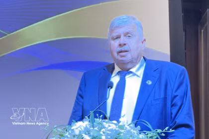 Andrey Belyaninov, Secretario General del Consejo Mundial de los Pueblos y miembro del Comité de la UNESCO de Rusia, interviene en el evento. (Foto: VNA)