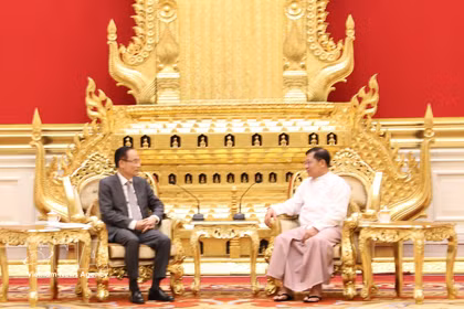 El canciller vietnamita, Le Hoai Trung, se reúne con el presidente de Myanmar, Min Aung Hlaing (Fuente: VNA)