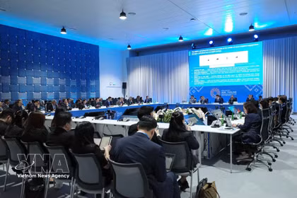 Vista panorámica de la reunión entre la directora gerente del FMI, Kristalina Georgieva, y los ministros de finanzas y gobernadores de bancos centrales de la ASEAN. Foto: VNA.