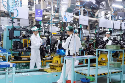 La producción industrial continúa siendo uno de los principales motores de la aceleración económica en los últimos meses del año. Foto: VNA