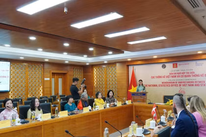 En la ceremonia de firma en la Oficina Nacional de Estadística de Vietnam. Foto: Oficina Nacional de Estadística 