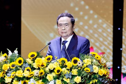 El presidente de la Asamblea Nacional de Vietnam, Tran Thanh Man, habla en la cita. (Foto: VNA)
