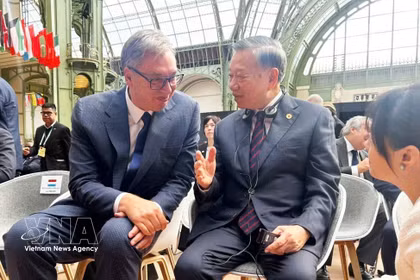 El secretario general del Partido Comunista y presidente de Vietnam, To Lam, se reúne con el presidente de Serbia, Aleksandar Vucic (Fuente: VNA)