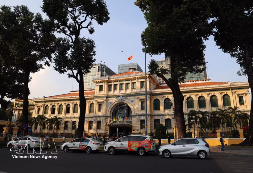 La Oficina Central de Correos municipal, uno de los destinos más populares para los visitantes internacionales en Ciudad Ho Chi Minh. (Foto: VNA)