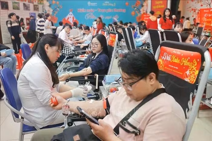 Una de las actividades de donación de sangre en el marco del festival. (Fuente: VNA)