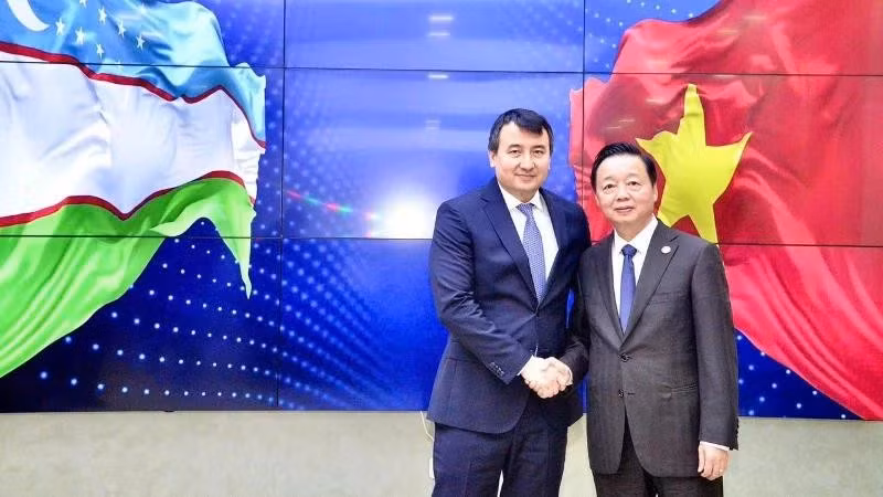 El viceprimer ministro vietnamita Tran Hong Ha sostuvo conversaciones con su homólogo uzbeko Jamshid Khodjaev. (Fuente: VNA)