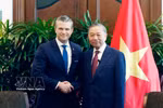 El secretario general del Partido Comunista y presidente de Vietnam, To Lam, recibe al secretario de Guerra de Estados Unidos, Pete Hegseth. (Foto: VNA)