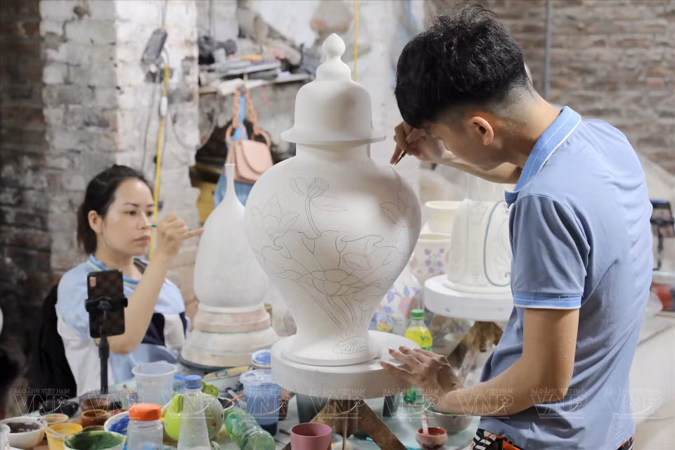 La cerámica GAIA tiene el estilo moderno en cuanto a la textura, el estilo y la funcionalidad. (Foto: Revista Vietnam)