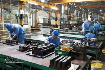 Vietnam mantiene crecimiento y refuerza motores de la economía para fin de año