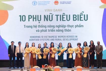 Mujeres vietnamitas homenajeadas por la FAO en la ceremonia. (Foto: nongthonviet.vn)