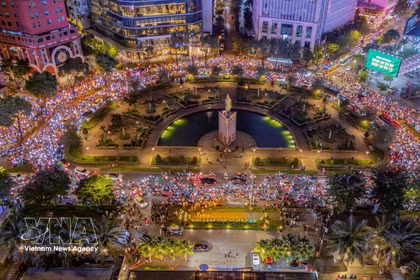 Residentes de Ciudad Ho Chi Minh participan en las celebraciones del Día Nacional. (Foto: VNA)