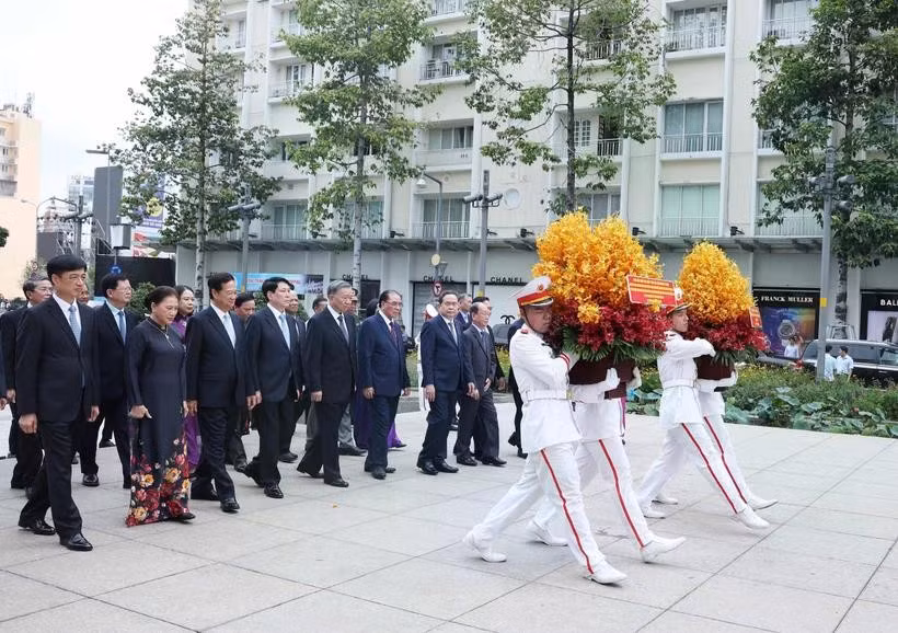 En el Parque de la Estatua del Presidente Ho Chi Minh (Foto: VNA)