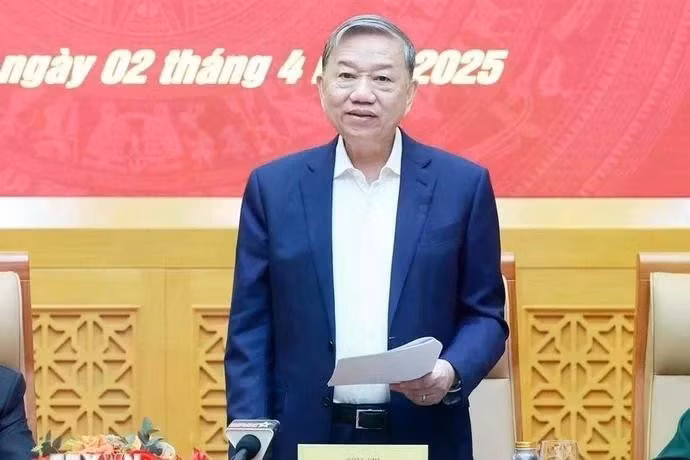 El secretario general del Partido Comunista de Vietnam, To Lam, interviene en la conferencia. (Fuente: VNA)