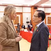 El ministro de Relaciones Exteriores de Vietnam, Le Hoai Trung, se reúne con su homóloga islandesa, Þorgerður Katrín Gunnarsdóttir. (Foto: VNA)