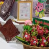 La pitahaya de pulpa roja y los productos artesanales de la cooperativa Hung Thinh Phat, en la comuna de Tan Thuan Binh, provincia de Dong Thap. (Foto: VNA)
