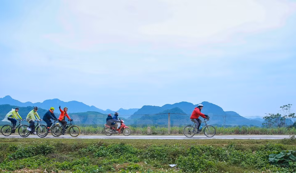 El embajador dijo que a los participantes en el viaje les encantan paisajes de Vietnam (Fuente: VNA) 