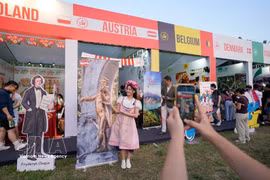 El Festival Cultural Mundial en Hanoi celebra las culturas vietnamita y mundial. (Foto: VNA)