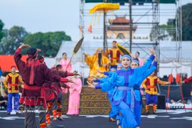 En el recinto del festival se presentaron espectáculos de arte tradicional vietnamita. (Foto: VNA)