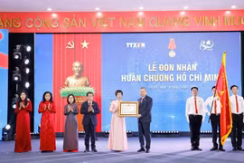 Secretario general To Lam otorga por tercera vez Orden Ho Chi Minh a la VNA