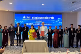 Las empresas de ambas partes firman memorandos de entendimiento de cooperación en la cita (Foto: VNA)