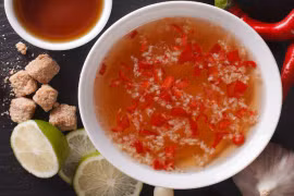 Nuoc cham es una salsa habitual en las comidas vietnamitas. (Foto: Shuttlestock)