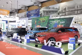 Autos de VinFast en exposición (Foto: VNA)