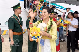 Los turistas del crucero Adora Magic City llegan a la provincia de Quang Ninh. (Foto: VNA)