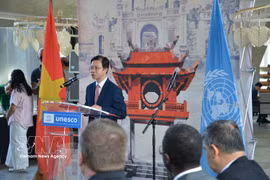 El viceministro de Relaciones Exteriores y presidente de la Comisión Nacional de la UNESCO en Vietnam, Ngo Le Van, interviene en la cita (Foto: VNA)