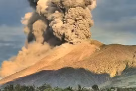 Erupción del volcán Kanlaon (Foto: scmp)