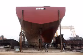 En el astillero naval Phu An, en el distrito de Truc Ninh, provincia de Nam Dinh (Foto: VNA)